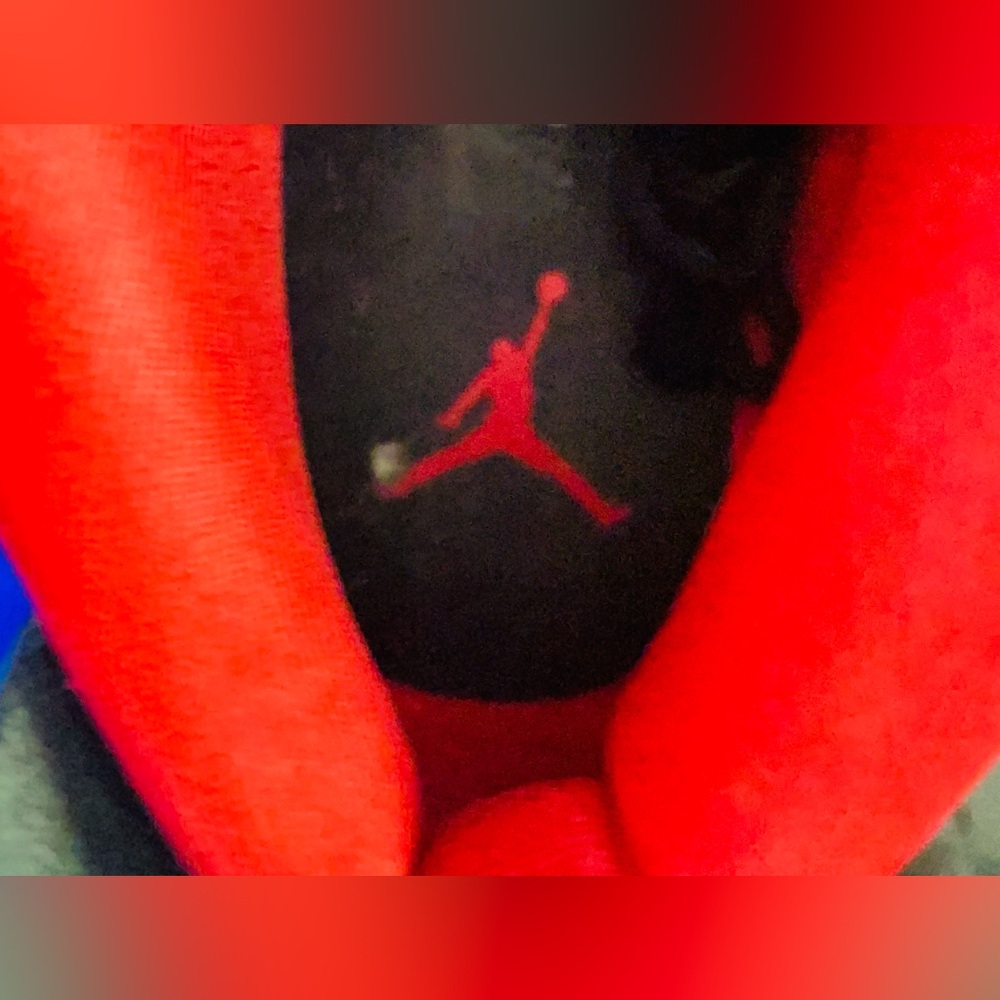 NIKE Air Jordan Dub Zero “Varsity Red”
9.5M-11W
$79 - Picture 15 of 16